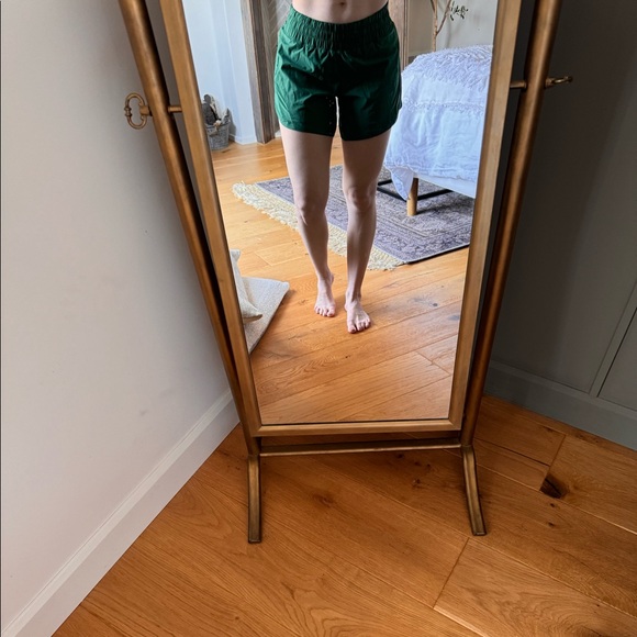 Lululemon Hottie Shorts 5” - Picture 2 of 5